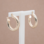 Arracadas medianas diseño facetado