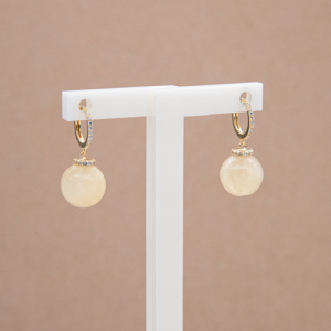 Arracada con piedra calcita