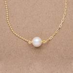 Collar con dije de perla cadena puntos y eslabón