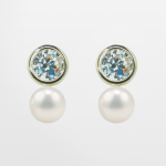 Broquel de oro 10k con perla y circón