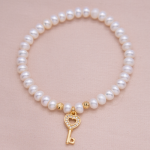 Pulsera de perlas cultivadas 6mm con dije de corazón en forma de llave