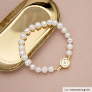 Pulsera de perla irregular con broche de flor en madre perla