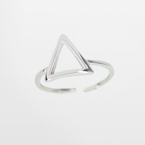 Anillo de plata y rodio con diseño de triángulo.
