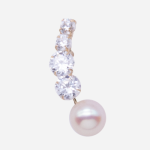 Ear cuff de oro 10k con perla y 4 circones (oreja derecha)