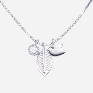 Juego de dije con cadena de plata con 3 dijes colgantes