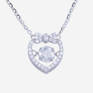 Juego de cadena con dije de plata con diseño de corazón y circón al centro