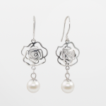 Arete diseño de flor con cristales y perla