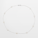 Collar con cadena de plata y perlas